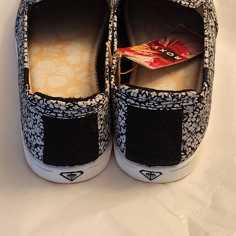 Roxy Black and White Floral Women's Shoes - Picture 3 of 5